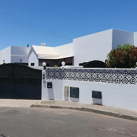 بيت للعطل Casa El Eco Del Volcan 2 *
